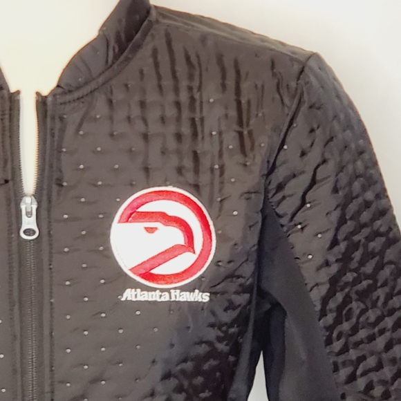 Official NBA Atlanta Hawks Women's Quilted Jacket - Picture 12 of 15